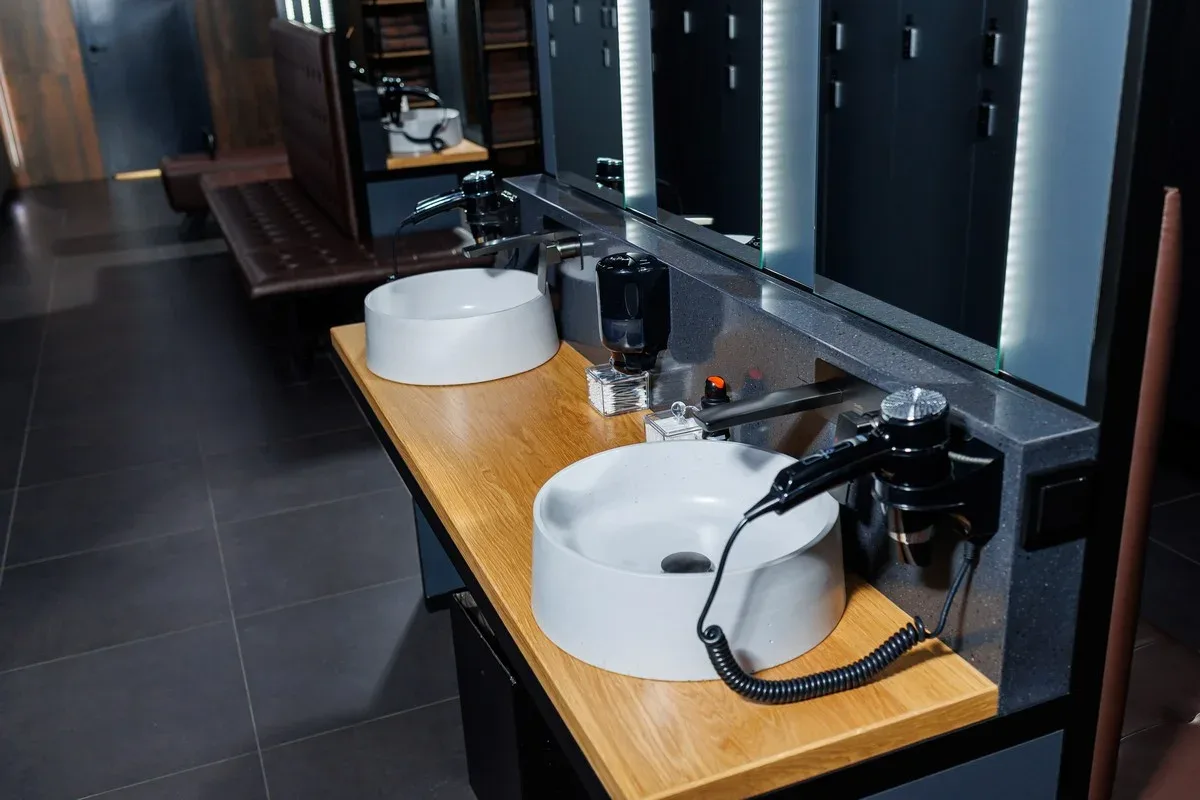 Commercial plumber Dundas working on system