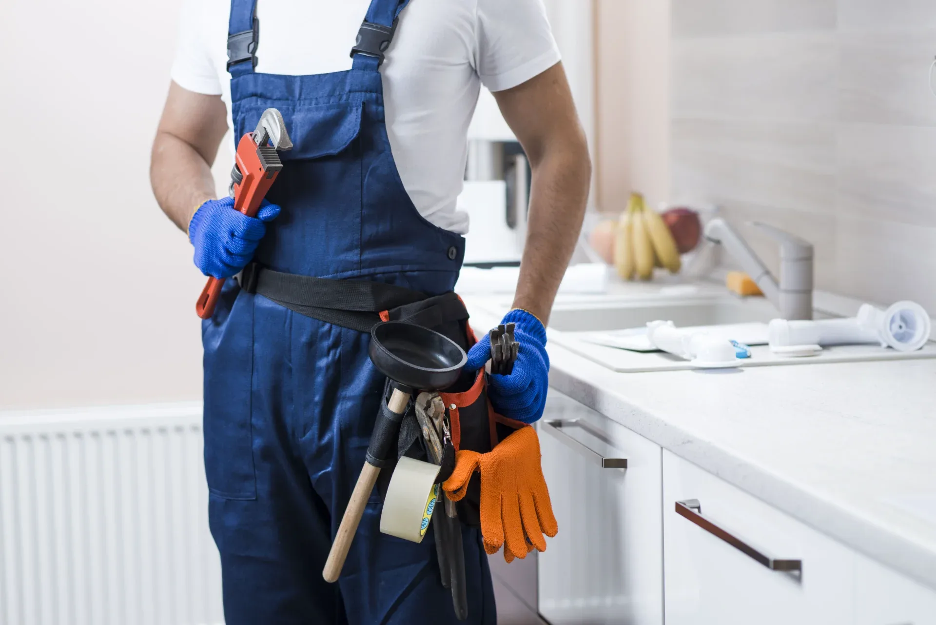 Drain plumber on the way